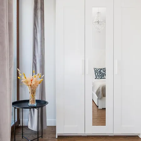 Totu Old Town Marina Apartment *